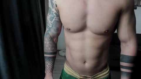 Snapshot of richarddarell chatting on 11/30/25, 06:50 RichardDarell online show from 11/30/25, 06:50