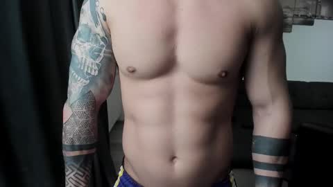 Snapshot of richarddarell chatting on 12/14/25, 06:41 RichardDarell online show from 12/14/25, 06:41