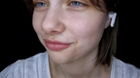 Snapshot of richardlundsten chatting on 04/18/26, 07:58 Luna online show from 04/18/26, 07:58