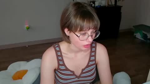 Snapshot of richardlundsten chatting on 06/07/26, 03:38 Luna online show from 06/07/26, 03:38