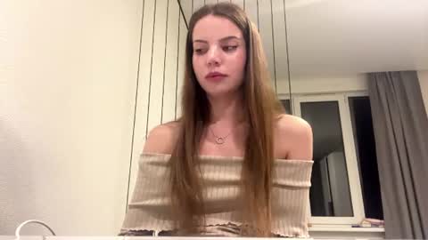 Lana online show from 07/21/26, 08:55