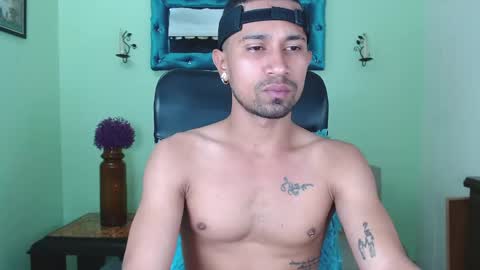 Snapshot of richardwithe_ chatting on 03/25/26, 12:11 Richard online show from 03/25/26, 12:11