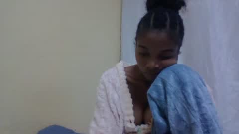 Snapshot of richella34 chatting on 06/11/26, 12:32 richella34 online show from 06/11/26, 12:32