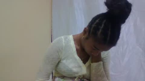 Snapshot of richella34 chatting on 06/12/26, 09:52 richella34 online show from 06/12/26, 09:52