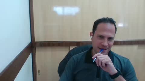 Snapshot of rick503835 chatting on 11/17/25, 12:44 Rick Arian online show from 11/17/25, 12:44