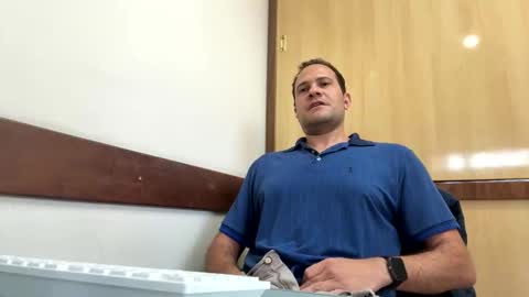 Snapshot of rick503835 chatting on 11/19/25, 03:23 Rick Arian online show from 11/19/25, 03:23