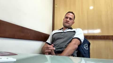 Snapshot of rick503835 chatting on 11/26/25, 03:35 Rick Arian online show from 11/26/25, 03:35