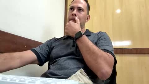 Snapshot of rick503835 chatting on 12/01/25, 03:17 Rick Arian online show from 12/01/25, 03:17