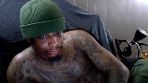 Snapshot of rickavelli chatting on 10/17/25, 03:53 Rick online show from 10/17/25, 03:53