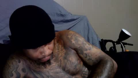 Snapshot of rickavelli chatting on 10/21/25, 04:30 Rick online show from 10/21/25, 04:30