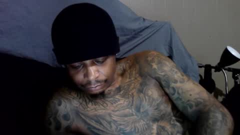 Snapshot of rickavelli chatting on 11/16/25, 04:12 Rick online show from 11/16/25, 04:12