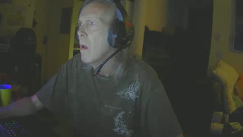 Snapshot of rickl56 chatting on 09/29/25, 03:11 rickl56 online show from 09/29/25, 03:11