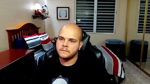 Snapshot of rickyj1012 chatting on 12/22/24, 11:41 Ricky online show from 12/22/24, 11:41