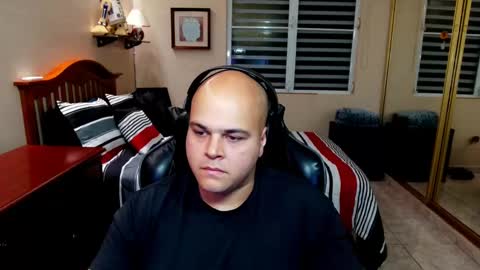 Snapshot of rickyj1012 chatting on 02/07/25, 11:24 Ricky online show from 02/07/25, 11:24