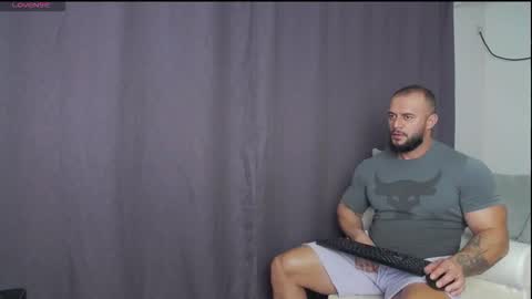 Snapshot of rickymiami1 chatting on 09/22/25, 06:21 rickymiami1 online show from 09/22/25, 06:21