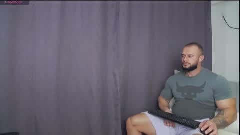 Snapshot of rickymiami1 chatting on 09/23/25, 06:00 rickymiami1 online show from 09/23/25, 06:00