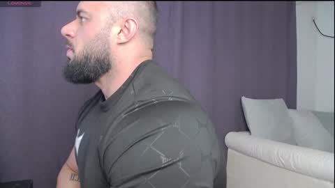 Snapshot of rickymiami1 chatting on 10/06/25, 05:43 rickymiami1 online show from 10/06/25, 05:43