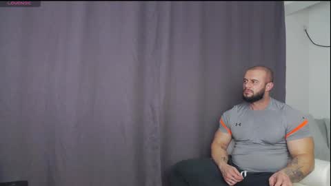 Snapshot of rickymiami1 chatting on 11/08/25, 04:51 rickymiami1 online show from 11/08/25, 04:51