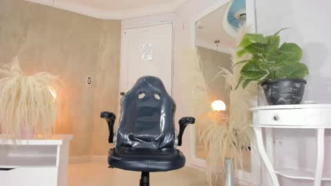 RicoBrowm online show from 11/17/25, 03:56