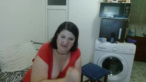Snapshot of ridemerafsuzana chatting on 12/31/24, 04:35 Ridemeraf online show from 12/31/24, 04:35