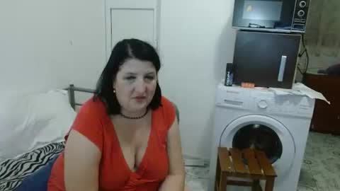 Snapshot of ridemerafsuzana chatting on 01/22/25, 03:40 Ridemeraf online show from 01/22/25, 03:40
