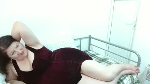 Snapshot of ridemerafsuzana chatting on 10/15/25, 09:42 Ridemeraf online show from 10/15/25, 09:42