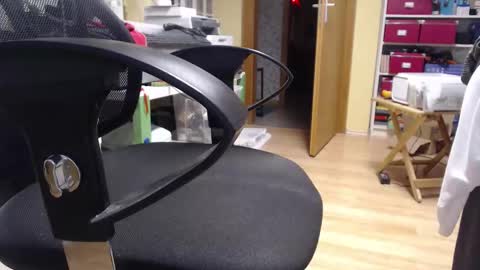 Snapshot of riemen78 chatting on 12/22/25, 01:02 riemen78 online show from 12/22/25, 01:02