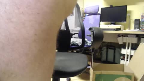 Snapshot of riemen78 chatting on 03/04/26, 12:05 riemen78 online show from 03/04/26, 12:05