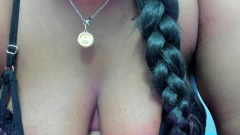 Rihanna Abiodun online show from 12/24/24, 10:49