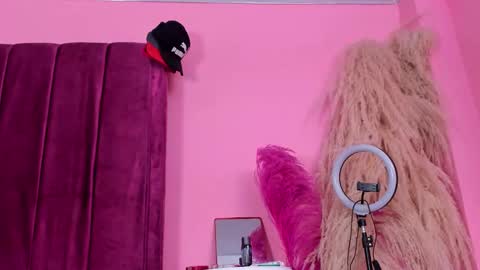 Rihanna hotx online show from 09/26/25, 04:27