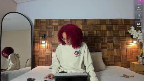 Sara online show from 11/11/25, 10:04