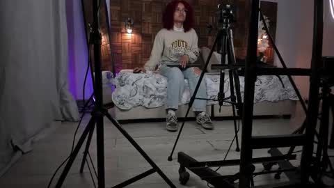 Sara online show from 11/24/25, 10:04