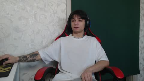 Snapshot of rik_and chatting on 12/07/24, 09:28 Rick online show from 12/07/24, 09:28