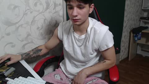 Snapshot of rik_and chatting on 12/11/24, 08:50 Rick online show from 12/11/24, 08:50