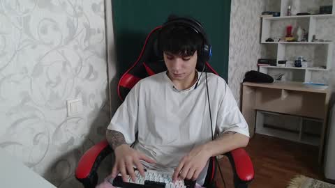 Snapshot of rik_and chatting on 12/17/24, 06:13 Rick online show from 12/17/24, 06:13