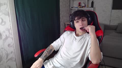 Snapshot of rik_and chatting on 12/28/24, 06:08 Rick online show from 12/28/24, 06:08