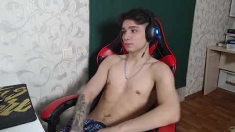 Snapshot of rik_and chatting on 01/18/25, 12:26 Rick online show from 01/18/25, 12:26