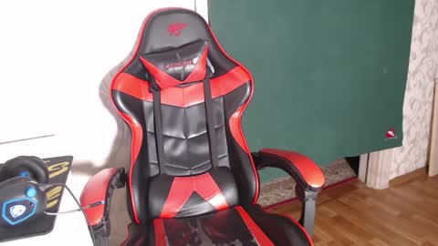 Snapshot of rik_and chatting on 01/20/25, 03:59 Rick online show from 01/20/25, 03:59