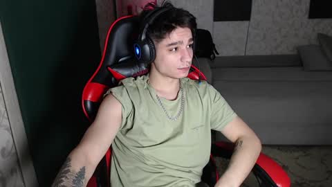 Snapshot of rik_and chatting on 01/21/25, 11:13 Rick online show from 01/21/25, 11:13