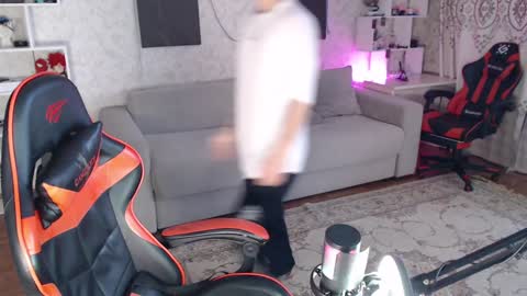 Snapshot of rik_and chatting on 02/02/25, 11:08 Rick online show from 02/02/25, 11:08