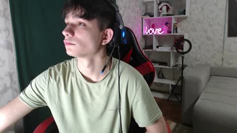 Snapshot of rik_and chatting on 02/07/25, 12:42 Rick online show from 02/07/25, 12:42