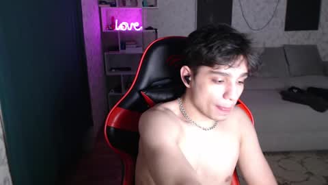 Snapshot of rik_and chatting on 02/19/25, 05:16 Rick online show from 02/19/25, 05:16