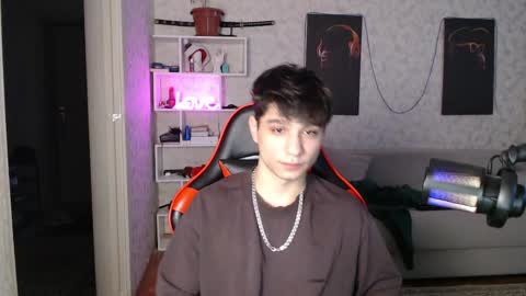 Snapshot of rik_and chatting on 02/22/25, 12:40 Rick online show from 02/22/25, 12:40