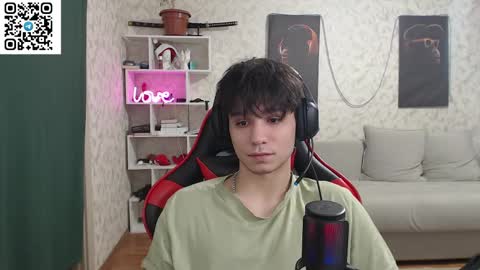 Snapshot of rik_and chatting on 02/27/25, 01:28 Rick online show from 02/27/25, 01:28