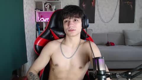 Snapshot of rik_and chatting on 03/02/25, 11:39 Rick online show from 03/02/25, 11:39