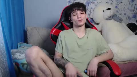 Snapshot of rik_and chatting on 03/08/25, 12:09 Rick online show from 03/08/25, 12:09