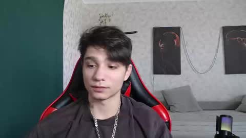 Snapshot of rik_and chatting on 03/10/25, 09:21 Rick online show from 03/10/25, 09:21