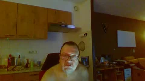 Snapshot of rikkerd55 chatting on 11/07/25, 05:07 rikkerd55 online show from 11/07/25, 05:07