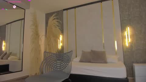 Riley Sierra online show from 11/06/25, 01:01