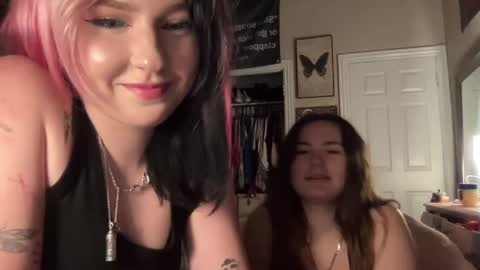 Snapshot of rileycooperrr chatting on 05/28/26, 05:16 rileycooperrr online show from 05/28/26, 05:16